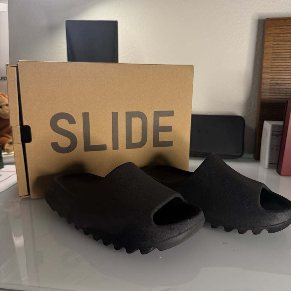 Brand New Adidas Yeezy Slide Onyx Black Sandals Box Included